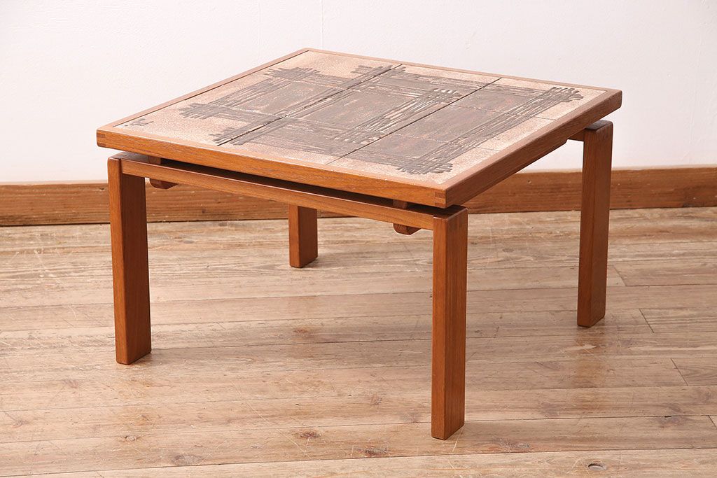 北欧ヴィンテージ　タイルトップのデザインがおしゃれなデンマーク製のセンターテーブル(リビングテーブル、コーヒーテーブル、ビンテージ)(R-047789)