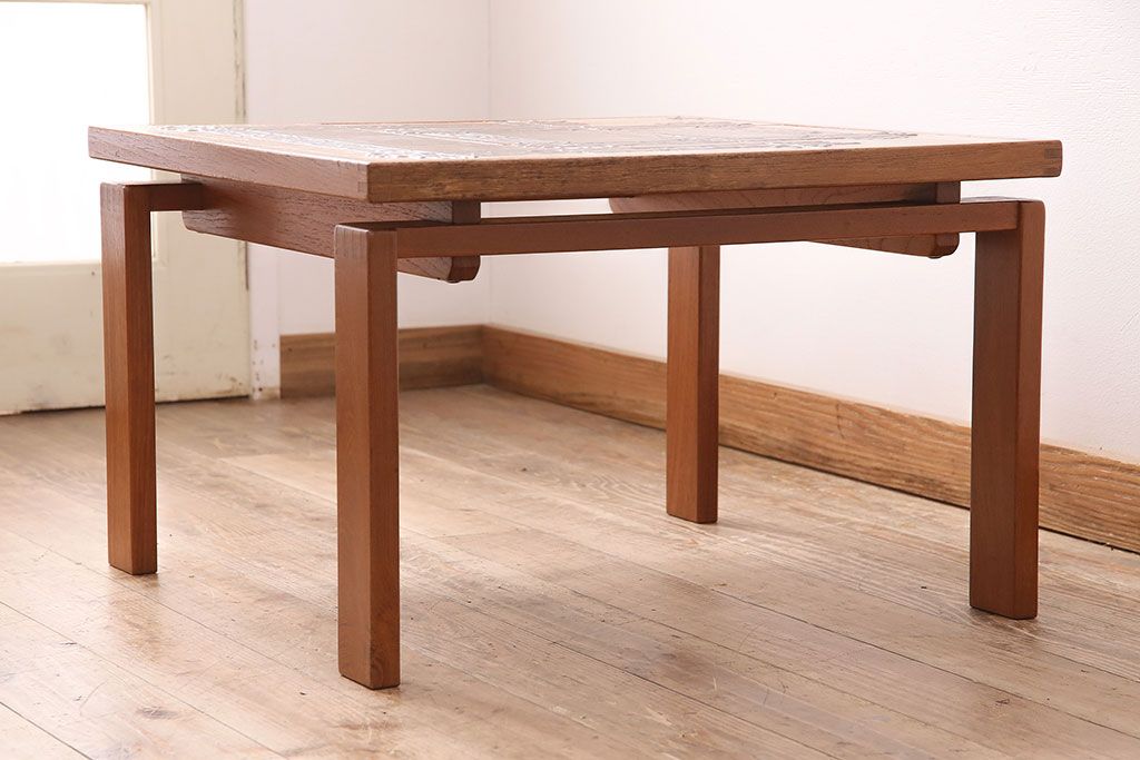 北欧ヴィンテージ　タイルトップのデザインがおしゃれなデンマーク製のセンターテーブル(リビングテーブル、コーヒーテーブル、ビンテージ)(R-047789)