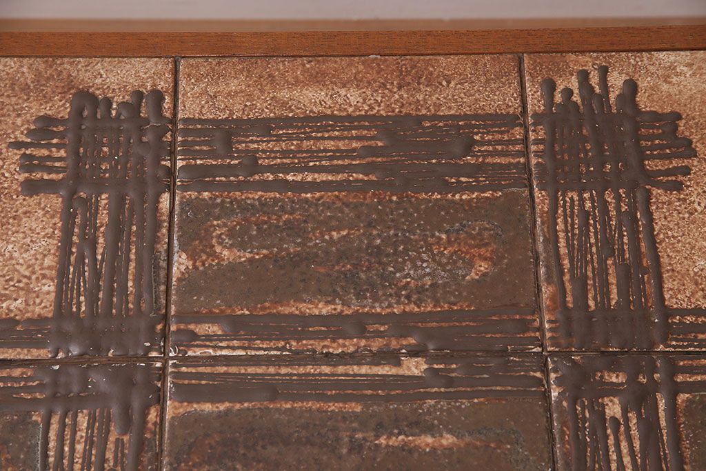 北欧ヴィンテージ　タイルトップのデザインがおしゃれなデンマーク製のセンターテーブル(リビングテーブル、コーヒーテーブル、ビンテージ)(R-047789)