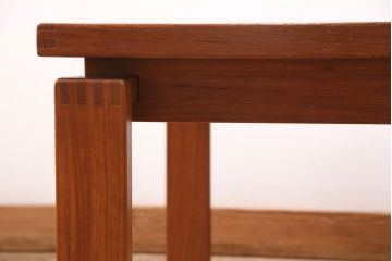 北欧ヴィンテージ　タイルトップのデザインがおしゃれなデンマーク製のセンターテーブル(リビングテーブル、コーヒーテーブル、ビンテージ)(R-047789)