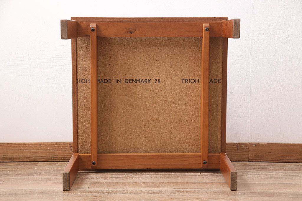 北欧ヴィンテージ　タイルトップのデザインがおしゃれなデンマーク製のセンターテーブル(リビングテーブル、コーヒーテーブル、ビンテージ)(R-047789)