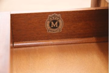 イギリスビンテージ　MAPLE　QUALITY　レザートップが高級感を高めるメープル材製のデスク(机、在宅ワーク、在宅用ワークデスク、メイプル)(R-047790)