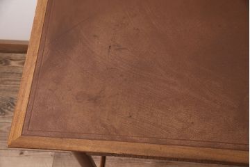 イギリスビンテージ　MAPLE　QUALITY　レザートップが高級感を高めるメープル材製のデスク(机、在宅ワーク、在宅用ワークデスク、メイプル)(R-047790)