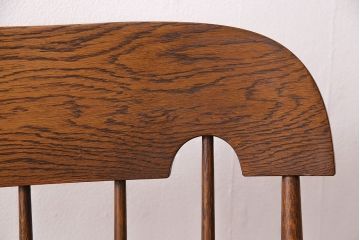中古　ビンテージキツツキ　飛騨産業　WINDSORシリーズ　温もり溢れるくつろぎの空間におすすめなオーク材製のロッキングチェア(アームチェア、椅子)(R-047791)