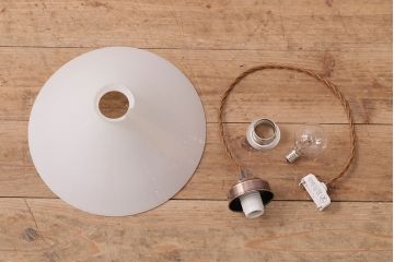 ヴィンテージ照明　シンプルなシェードが魅力のペンダントライト(ランプシェード、天井照明、ビンテージ)(R-047792)