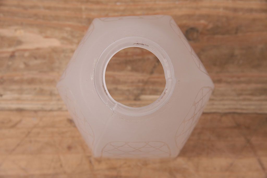 アンティーク照明　花と蝶の銅板透かし彫りが目を引く、大正ロマンな雰囲気漂うウォールランプ(壁掛け照明、壁付け照明)(R-047793)