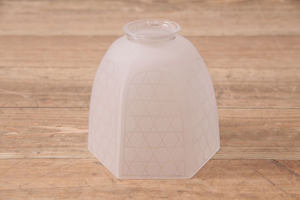 アンティーク照明　花と蝶の銅板透かし彫りが目を引く、大正ロマンな雰囲気漂うウォールランプ(壁掛け照明、壁付け照明)(R-047793)