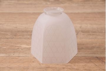 アンティーク照明　花と蝶の銅板透かし彫りが目を引く、大正ロマンな雰囲気漂うウォールランプ(壁掛け照明、壁付け照明)(R-047793)