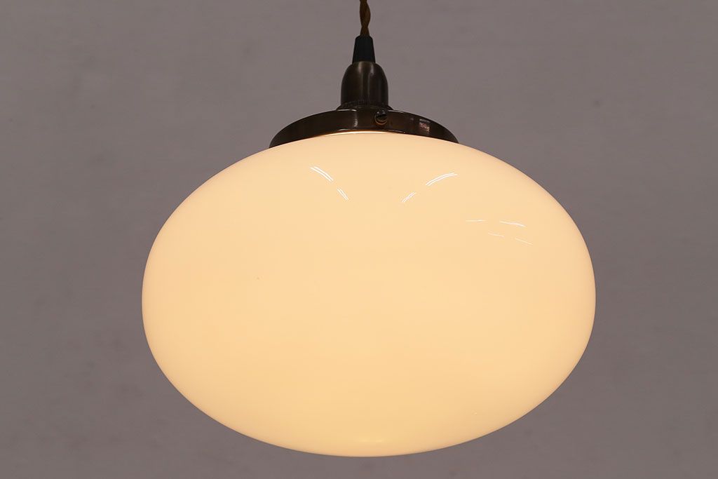 アンティーク照明　コロンとした丸いフォルムが可愛らしいレトロなペンダントライト(天井照明)(R-047794)