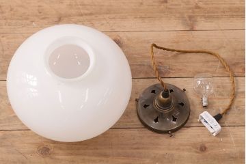 アンティーク照明　コロンとした丸いフォルムが可愛らしいレトロなペンダントライト(天井照明)(R-047794)