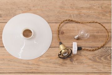 アンティーク照明　平笠シェードのレトロな吊り下げ照明(ペンダントライト、天井照明、電笠)(R-047795)