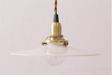 アンティーク照明　レトロな雰囲気づくりにぴったりの吊り下げ照明(ペンダントライト、天井照明、電笠、平笠)(R-047796)