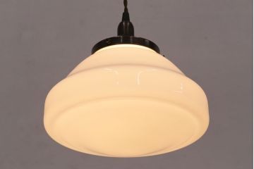 アンティーク照明　レトロな雰囲気漂う乳白色のガラスペンダントライト(吊り下げ照明、天井照明)(R-047797)