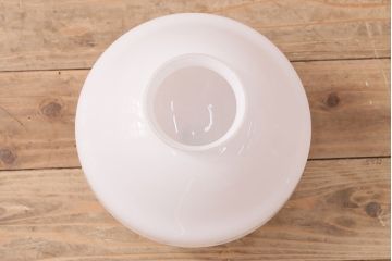 アンティーク照明　レトロな雰囲気漂う乳白色のガラスペンダントライト(吊り下げ照明、天井照明)(R-047797)