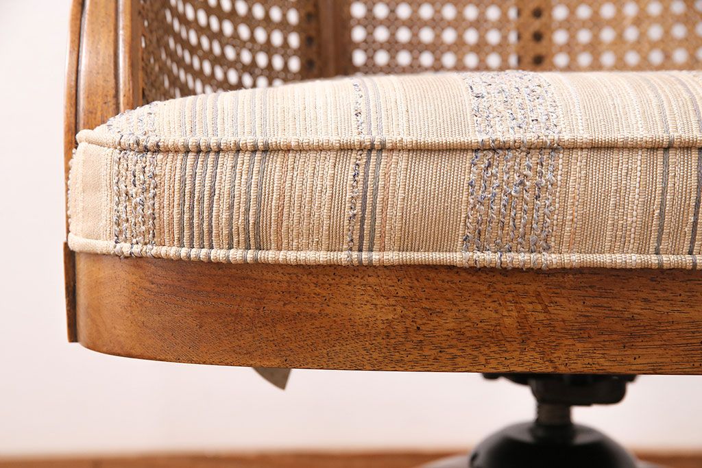 中古　ドレクセルヘリテイジ・ジャパン　Cameo Classics(キャメオクラシックス)　エレガントで格調高い雰囲気漂うマホガニー材製のデスクチェア(回転椅子)(定価約40万円)(R-047798)