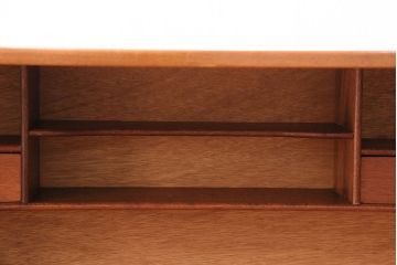 北欧ビンテージ　チーク材製　北欧生まれ!木の温もりを感じるライティングビューロー(デスク、簿記机、在宅ワーク、在宅用収納棚)(R-047800)