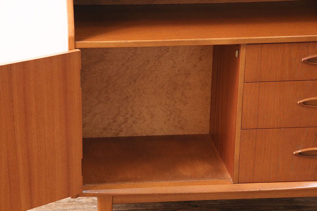 北欧ビンテージ　チーク材製　北欧生まれ!木の温もりを感じるライティングビューロー(デスク、簿記机、在宅ワーク、在宅用収納棚)(R-047800)