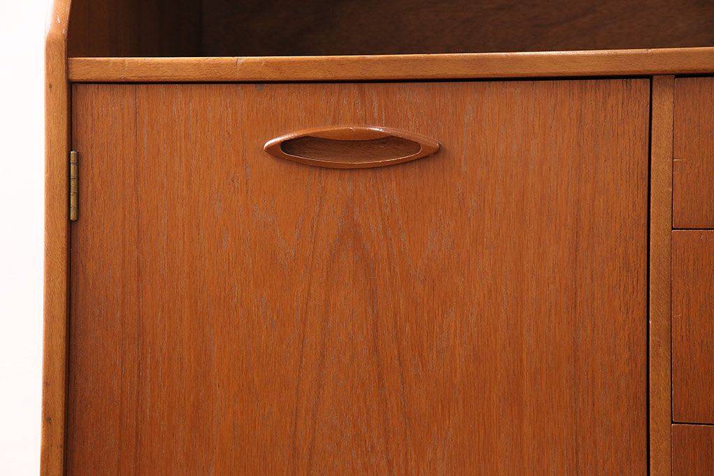 北欧ビンテージ　チーク材製　北欧生まれ!木の温もりを感じるライティングビューロー(デスク、簿記机、在宅ワーク、在宅用収納棚)(R-047800)