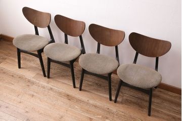 北欧ビンテージ　G-PLAN(ジープラン)　羽を広げたようなユニークなデザインが魅力的なチェア4脚セット(バタフライチェア、ダイニングチェア、椅子)(R-047807)