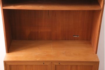 北欧ビンテージ　チーク材　木のぬくもりを存分にお楽しみいただけるウォールユニット(キャビネット、テレビ台、収納棚、戸棚、飾り棚)(R-047810)