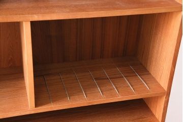 北欧ビンテージ　チーク材　木のぬくもりを存分にお楽しみいただけるウォールユニット(キャビネット、テレビ台、収納棚、戸棚、飾り棚)(R-047810)