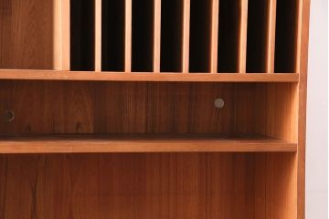 北欧ビンテージ　チーク材　木のぬくもりを存分にお楽しみいただけるウォールユニット(キャビネット、テレビ台、収納棚、戸棚、飾り棚)(R-047810)