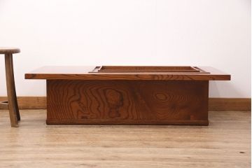 中古　民芸家具　ケヤキ材の迫力ある木目が魅力!和の雰囲気を高める長火鉢(囲炉裏、木製火鉢)(R-047814)