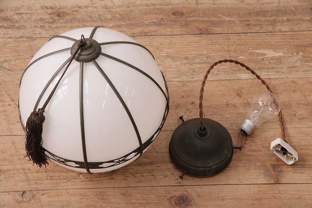 和製アンティーク　オリエンタルな雰囲気漂うタッセル(飾り房)付きの吊り下げ照明(天井照明)(R-047820)