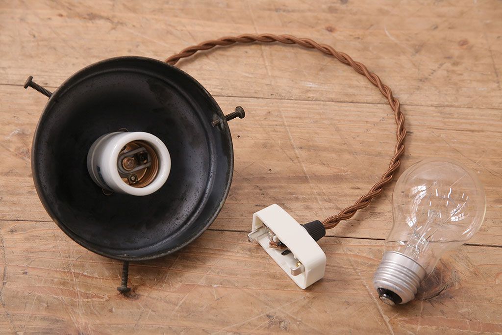 和製アンティーク　オリエンタルな雰囲気漂うタッセル(飾り房)付きの吊り下げ照明(天井照明)(R-047820)