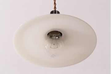 アンティーク照明　昭和レトロ　昔懐かしい平笠シェードの吊り下げ照明(ペンダントライト、天井照明、電笠)(R-047821)