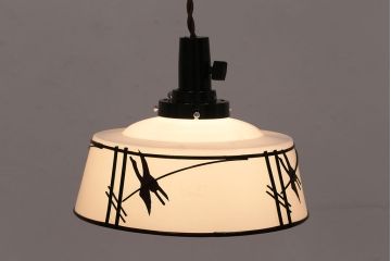 レトロ照明　ベークライト製　鶴のセルロイド装飾がアクセントになったペンダントライト(天井照明、吊り下げ照明、セル巻き)(R-047824)