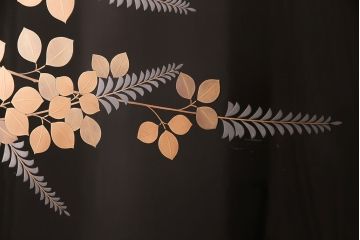 中古　美品　民芸家具　輪島塗　井波唯志作　萩に牡丹　金銀蒔絵　蒔絵の意匠が見事な大振りの衝立(定価約450万円)(つい立て)(R-047826)
