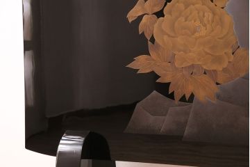 中古　美品　民芸家具　輪島塗　井波唯志作　萩に牡丹　金銀蒔絵　蒔絵の意匠が見事な大振りの衝立(定価約450万円)(つい立て)(R-047826)