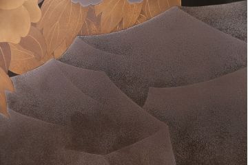 中古　美品　民芸家具　輪島塗　井波唯志作　萩に牡丹　金銀蒔絵　蒔絵の意匠が見事な大振りの衝立(定価約450万円)(つい立て)(R-047826)