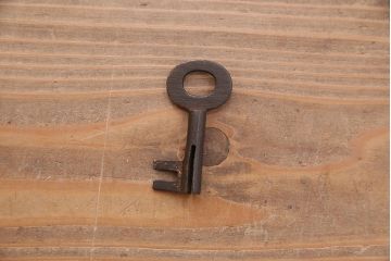 和製アンティーク　当店でリメイクを施しました!漆塗りが高級感を漂わせる米沢箪笥サイドボード(時代箪笥、衣装箪笥、チェスト)(R-047828)