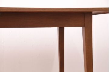 北欧ビンテージ　シャープな佇いがお洒落なMEREDEW(メレデュー)社製のエクステンションテーブル(ダイニングテーブル)(R-047829)