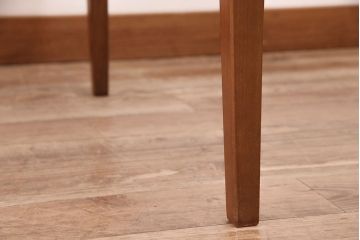 北欧ビンテージ　シャープな佇いがお洒落なMEREDEW(メレデュー)社製のエクステンションテーブル(ダイニングテーブル)(R-047829)