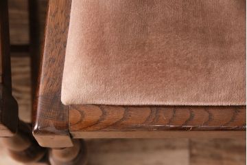 イギリスアンティーク　個性的な背もたれのデザインがお洒落なオーク材のチェア4脚セット(ダイニングチェア、椅子)(R-047834)