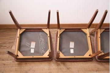 イギリスビンテージ　人気のG-PLAN!背もたれにもファブリックが使われている、珍しいデザインのチェア4脚セット(ダイニングチェア、椅子)(R-047835)