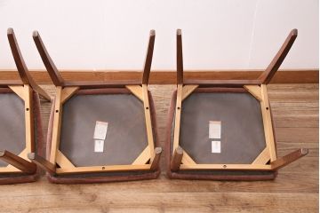 イギリスビンテージ　人気のG-PLAN!背もたれにもファブリックが使われている、珍しいデザインのチェア4脚セット(ダイニングチェア、椅子)(R-047835)