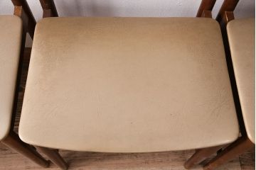 イギリスビンテージ　背もたれのデザインがアクセントになるチーク材のチェア4脚セット(ダイニングチェア、椅子、バラ売り可能)(R-047837)
