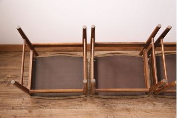 イギリスビンテージ　背もたれのデザインがアクセントになるチーク材のチェア4脚セット(ダイニングチェア、椅子、バラ売り可能)(R-047837)