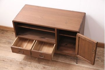 和製アンティーク　スタイリッシュに生まれ変わったレトロモダンな組子入り箪笥ローボード(時代箪笥、収納棚、戸棚)(R-047840)