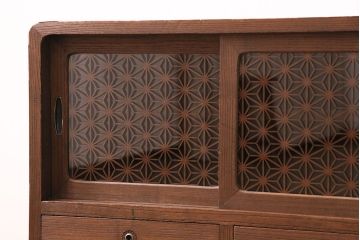 和製アンティーク　スタイリッシュに生まれ変わったレトロモダンな組子入り箪笥ローボード(時代箪笥、収納棚、戸棚)(R-047840)