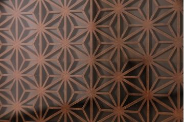 和製アンティーク　スタイリッシュに生まれ変わったレトロモダンな組子入り箪笥ローボード(時代箪笥、収納棚、戸棚)(R-047840)