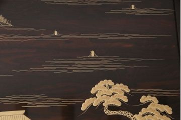 中古　輪島塗　縞黒檀材製　黒漆と蒔絵が美しい和の風情溢れるガラス天板付きの座卓(定価約180万円)(ローテーブル)(R-047841)