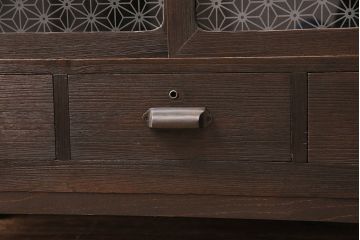 和製アンティーク　当店オリジナル模様のガラス入り!味わい深い前面桐材製の箪笥ローボード(収納棚、テレビ台、テレビボード)(R-047842)