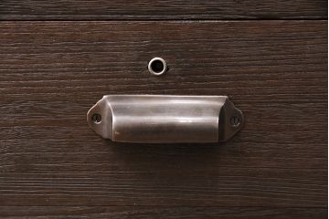 和製アンティーク　当店オリジナル模様のガラス入り!味わい深い前面桐材製の箪笥ローボード(収納棚、テレビ台、テレビボード)(R-047842)