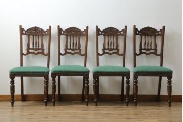 イギリスアンティーク　クラシカルな佇まいが魅力的なウォールナット材製のチェア4脚セット(ダイニングチェア、椅子)(R-047843)