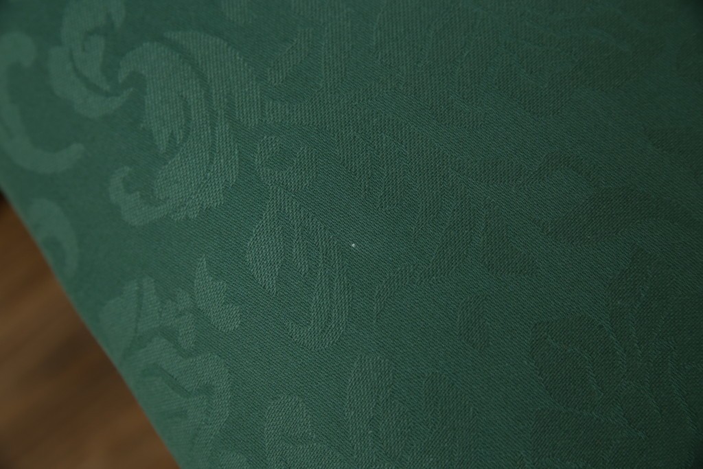 イギリスアンティーク　クラシカルな佇まいが魅力的なウォールナット材製のチェア2脚セット　(R-047845)